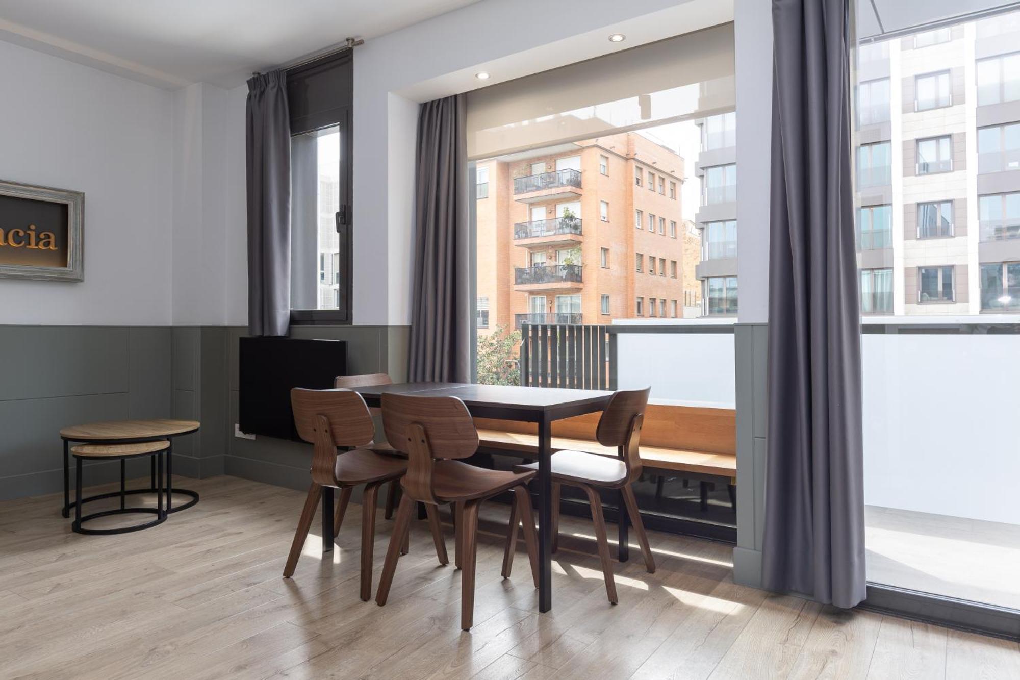 Апартаменти Enjoybcn Patio De Gala Барселона Номер фото